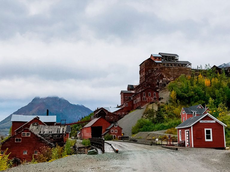 13 Famous landmarks in Alaska travel drafts